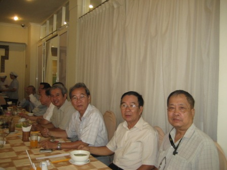 họp mặt tháng 5-2010