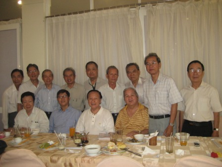 họp mặt tháng 5-2010